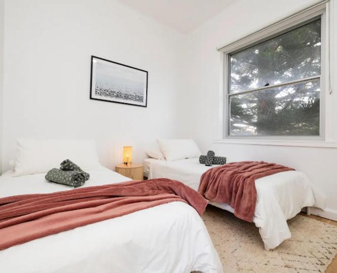 Stylish & Bright - 5star Location - 200m To The Sand! Sydney