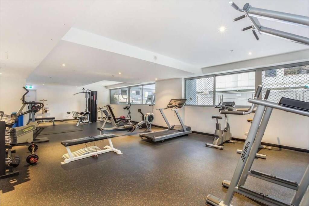 Ks355 - Cbd With Pool & Gym Apartment