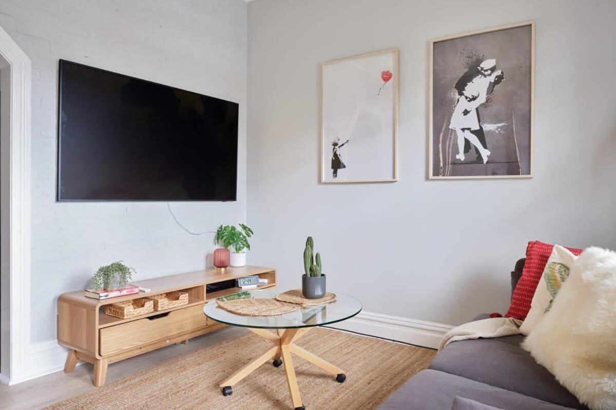 Holiday home Redfern Classic Terrace - Parking And Balcony *