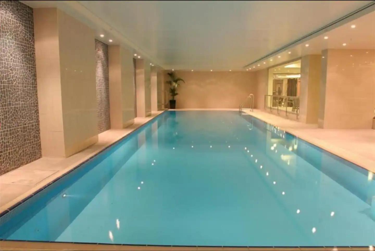City 3 Bedrooms Apt - 1 Converted From Study *