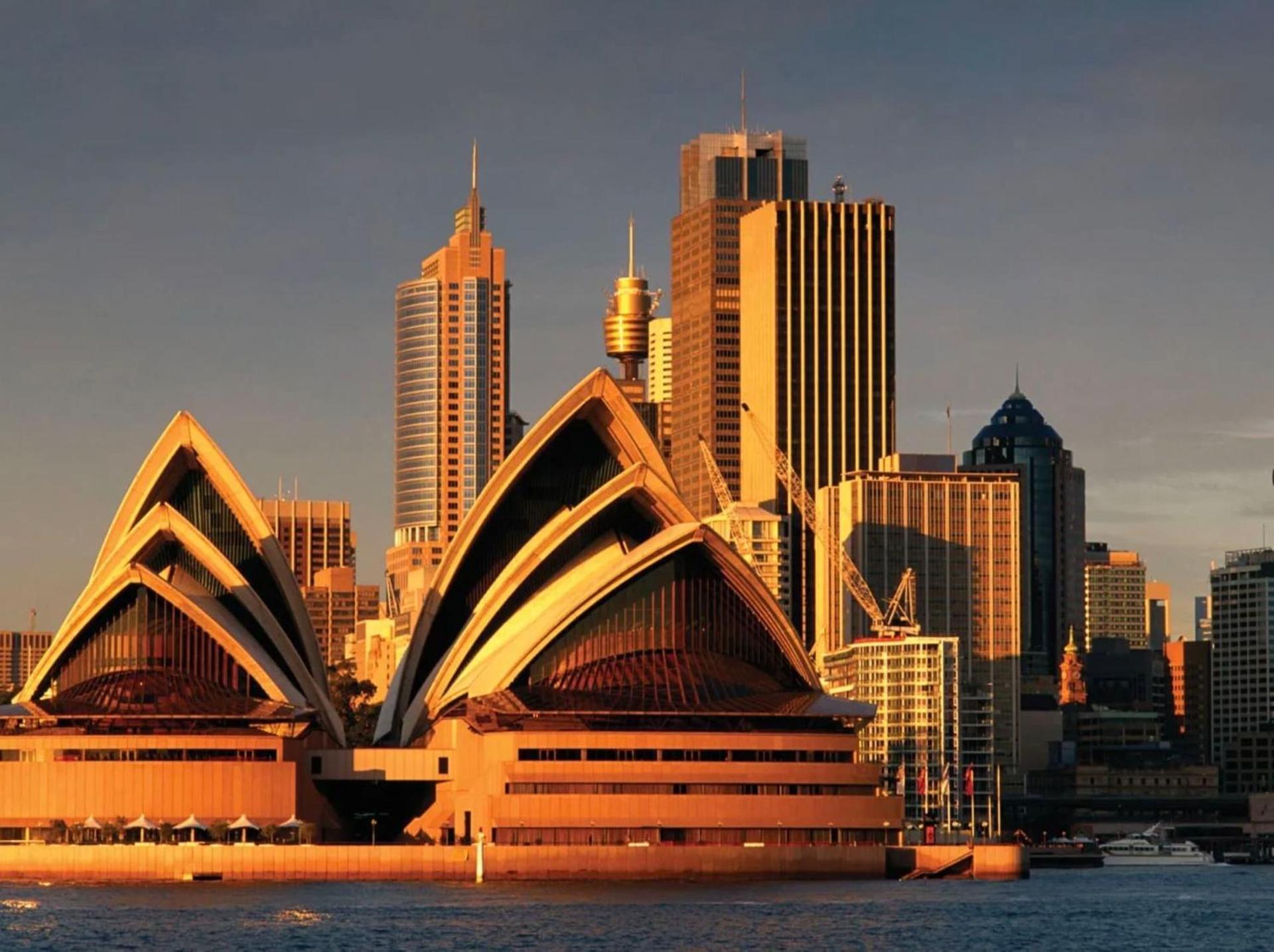 Urban Oasis Balcony Views And Bbq Apartment Sydney
