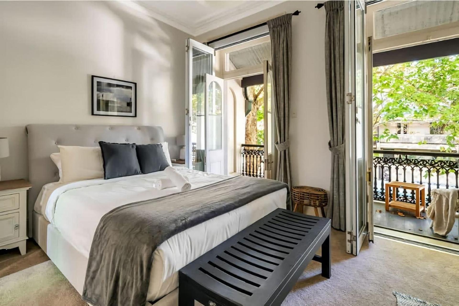 Multi Level Surry Hills With Terrace * Sydney