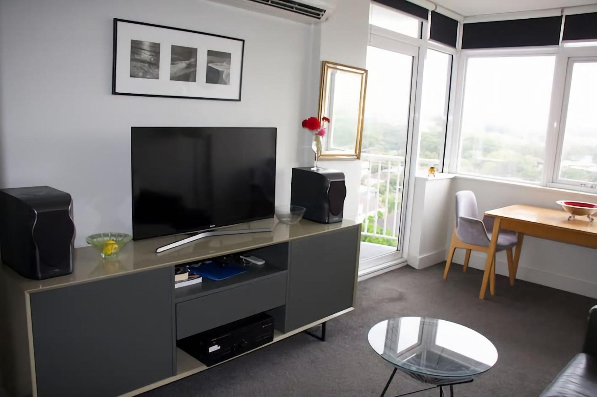 Seaside Serenity Stunning Views In Maroubra *