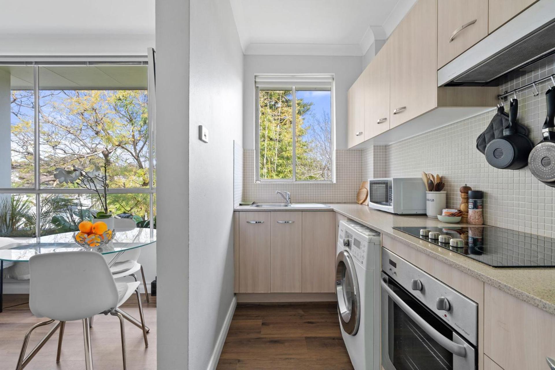 Stylish In Trendy Redfern Apartment
