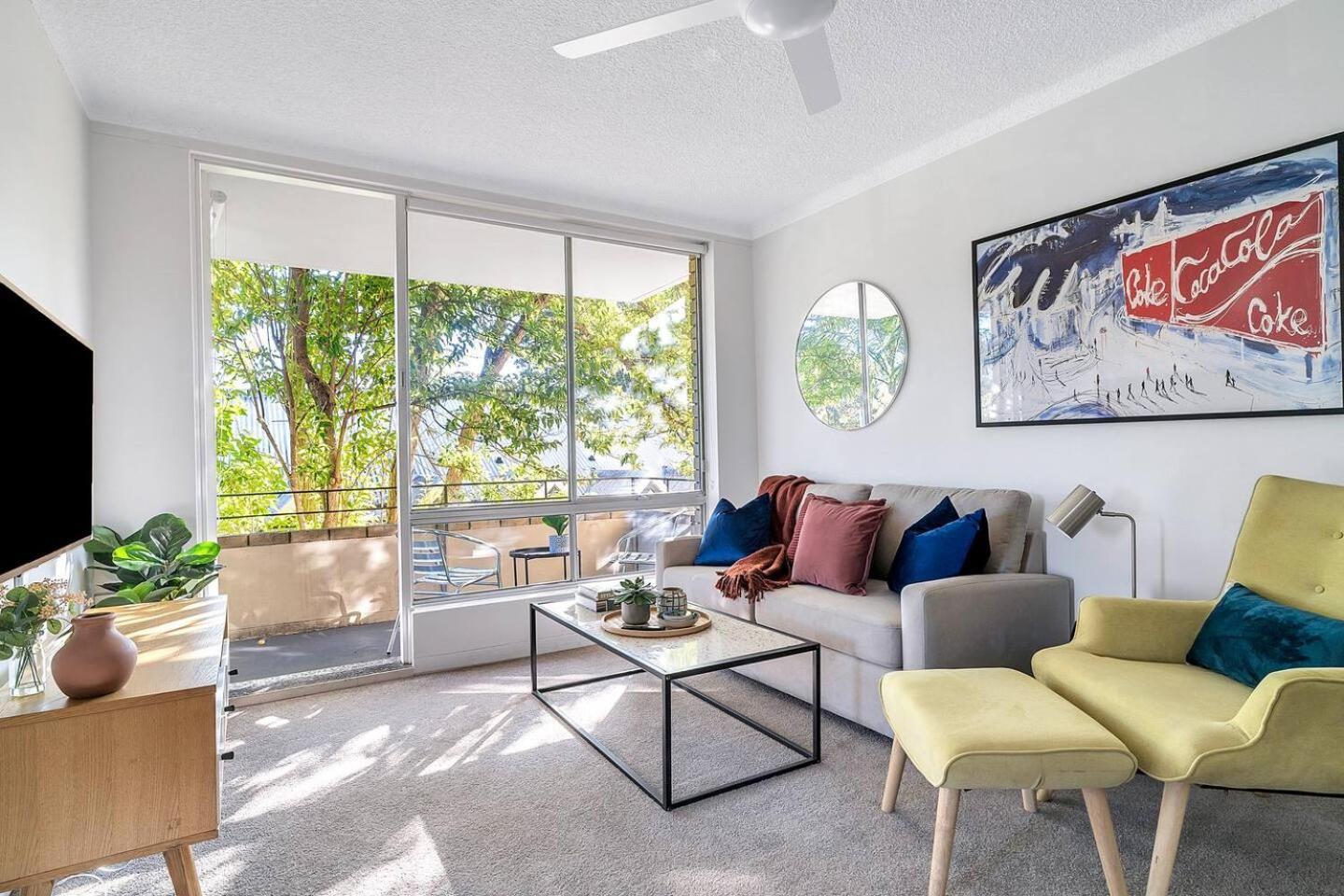 'the Crows Nest' - Stylish & Chic, North Apartment