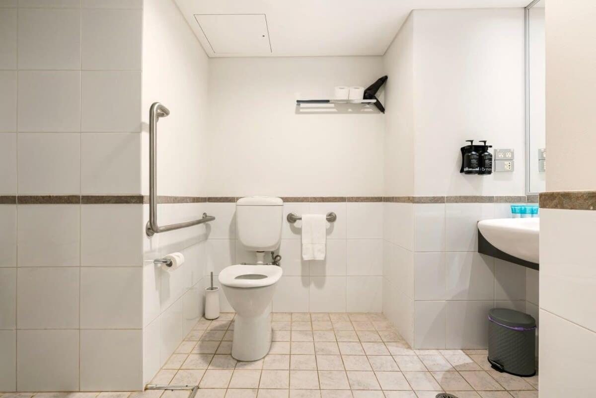 Apartment Charming City Abode Sydney