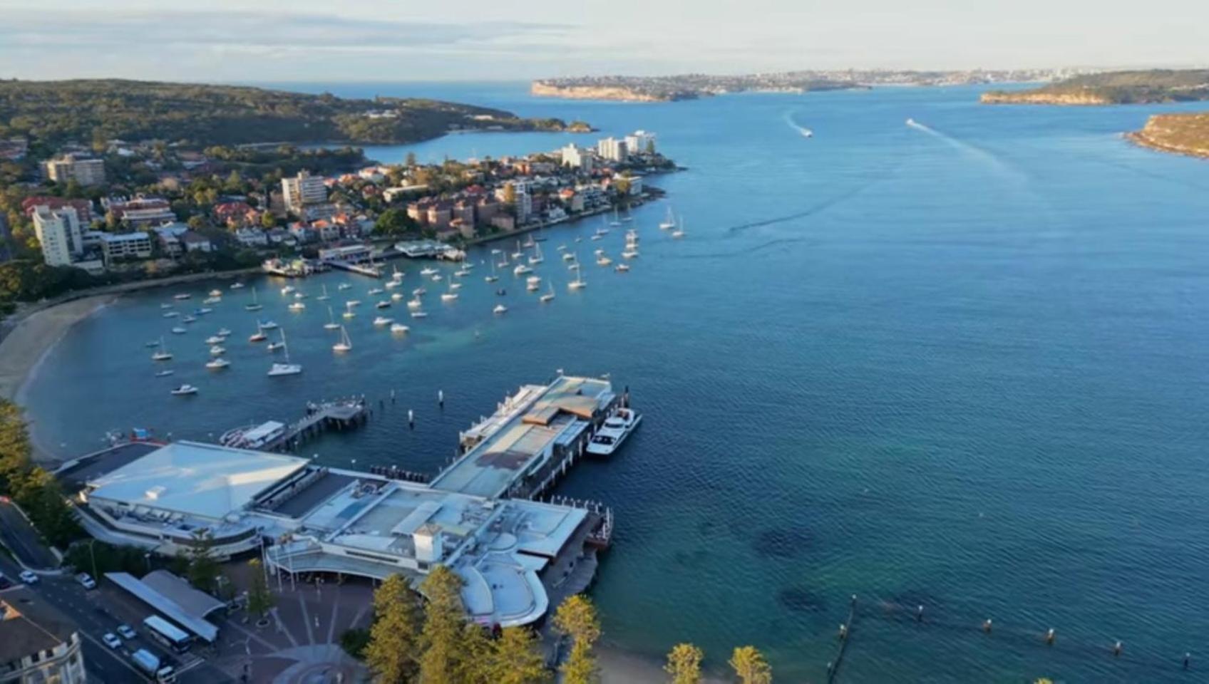 Manly Beachfront Deluxe En-suite *