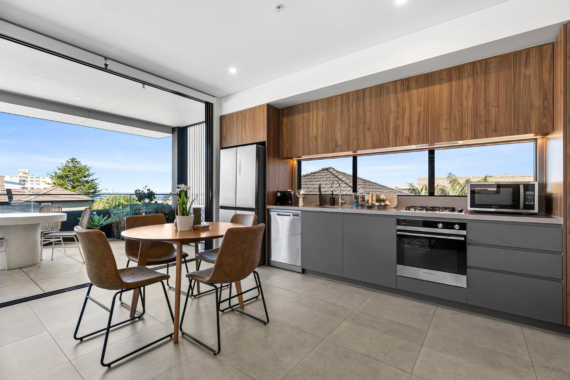 Coogee Beachside Bliss 6 Apartment *