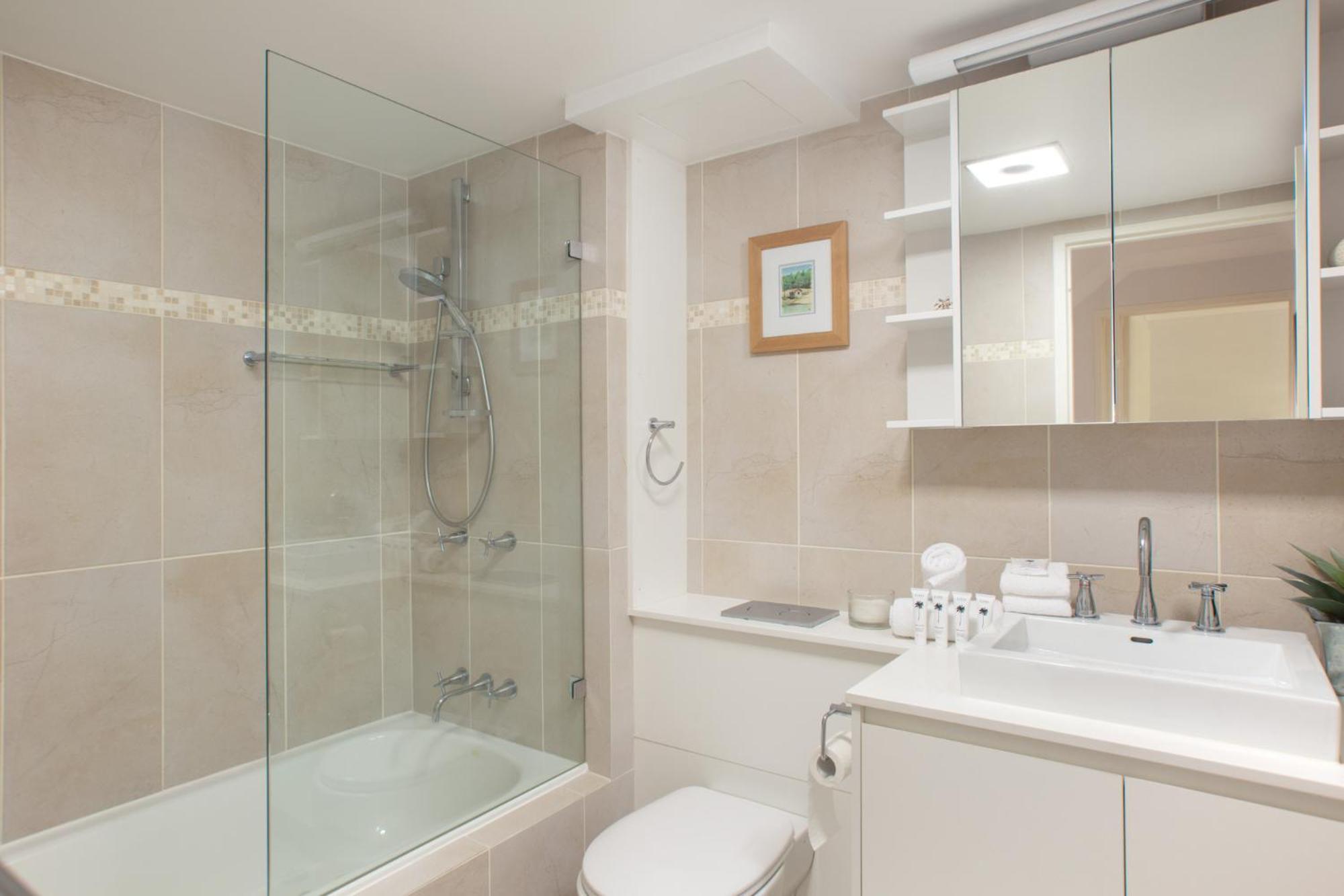 Beachfront Manly With Balcony & Parking Apartment Sydney