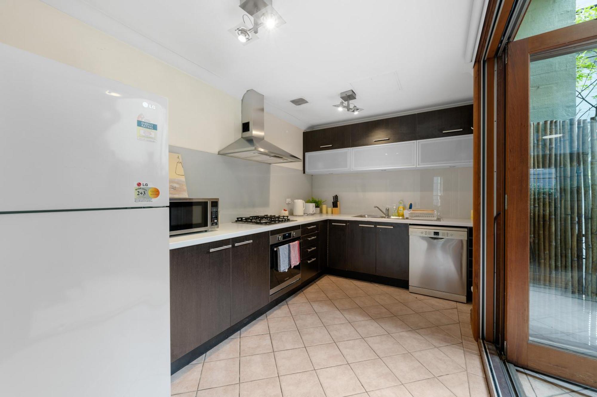 Ideally Located 3 Bedroom With Parking & & Darling Harbour-10 Mins Walk Holiday home Sydney