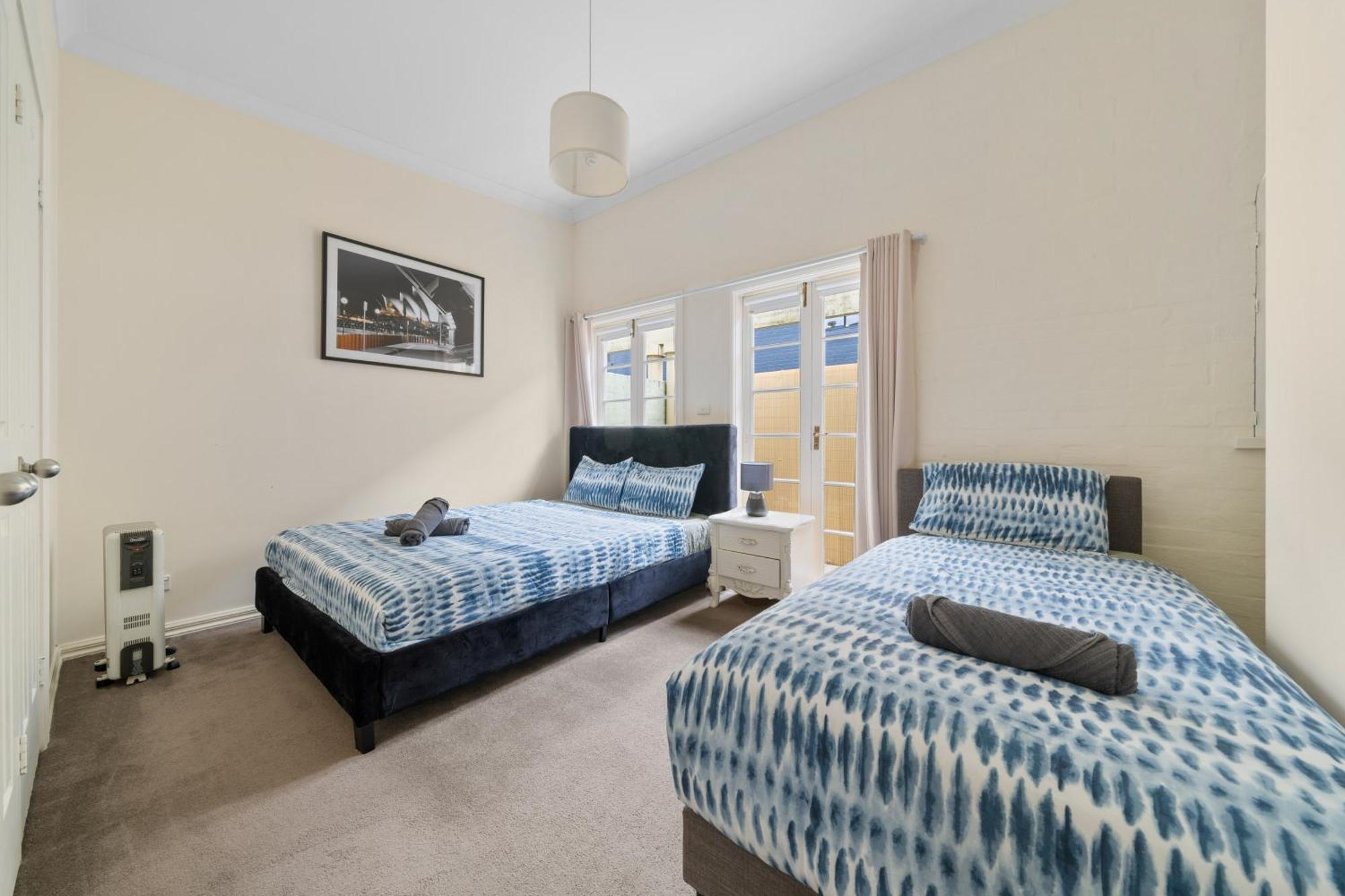 Ideally Located 3 Bedroom With Parking & & Darling Harbour-10 Mins Walk *