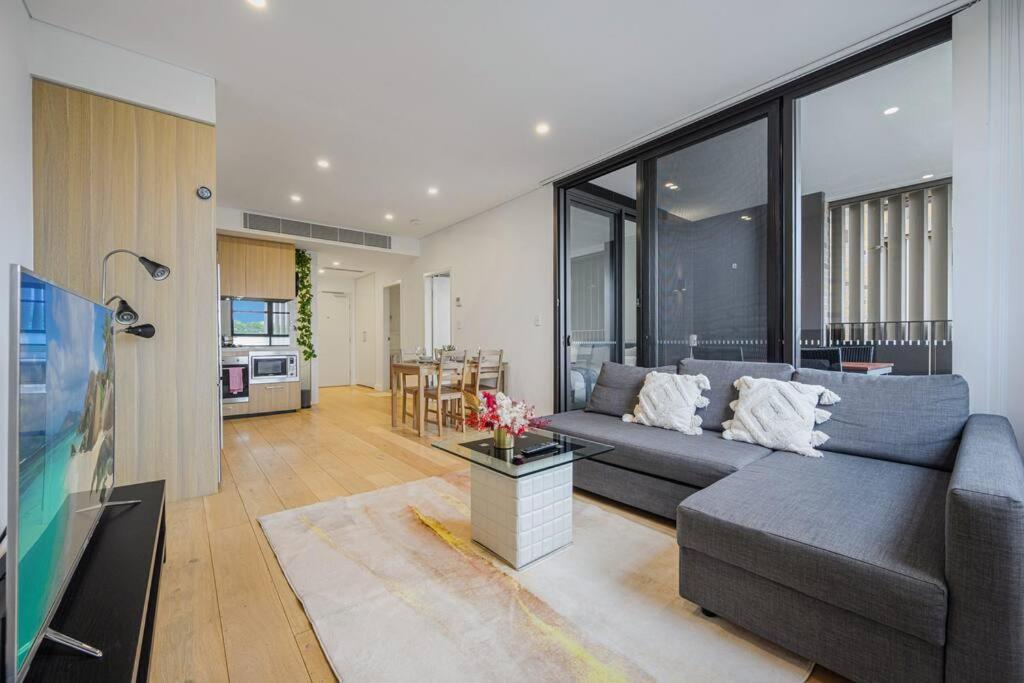 Leichhard Lovely 2br With Pool Apartment Sydney