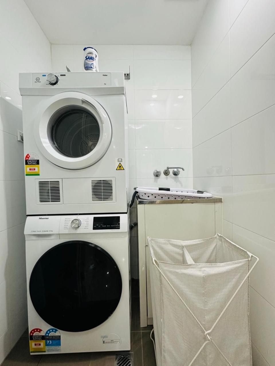 Jc - Free Ac,wifi And Parking,close Shopping And Train *