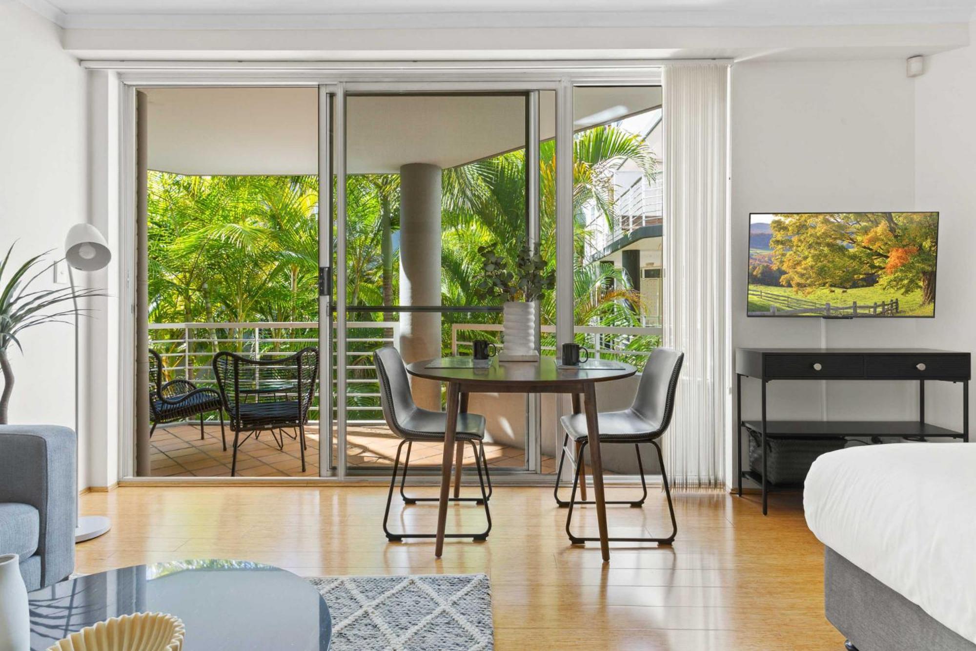 Apartment Idyllic By Campuses Sydney