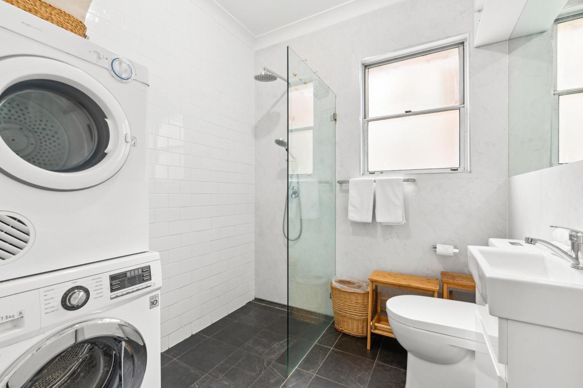Eclectic Artist Escape In The Heart Of Enmore Apartment