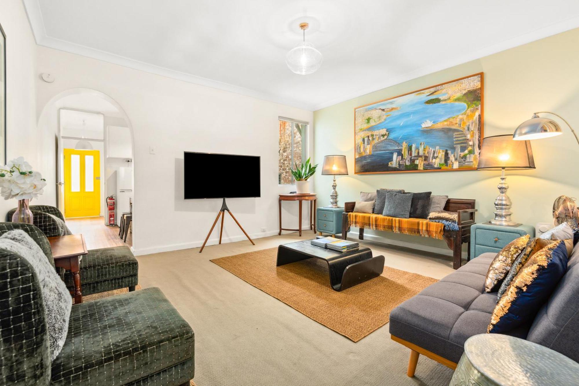 Eclectic Artist Escape In The Heart Of Enmore Apartment Sydney