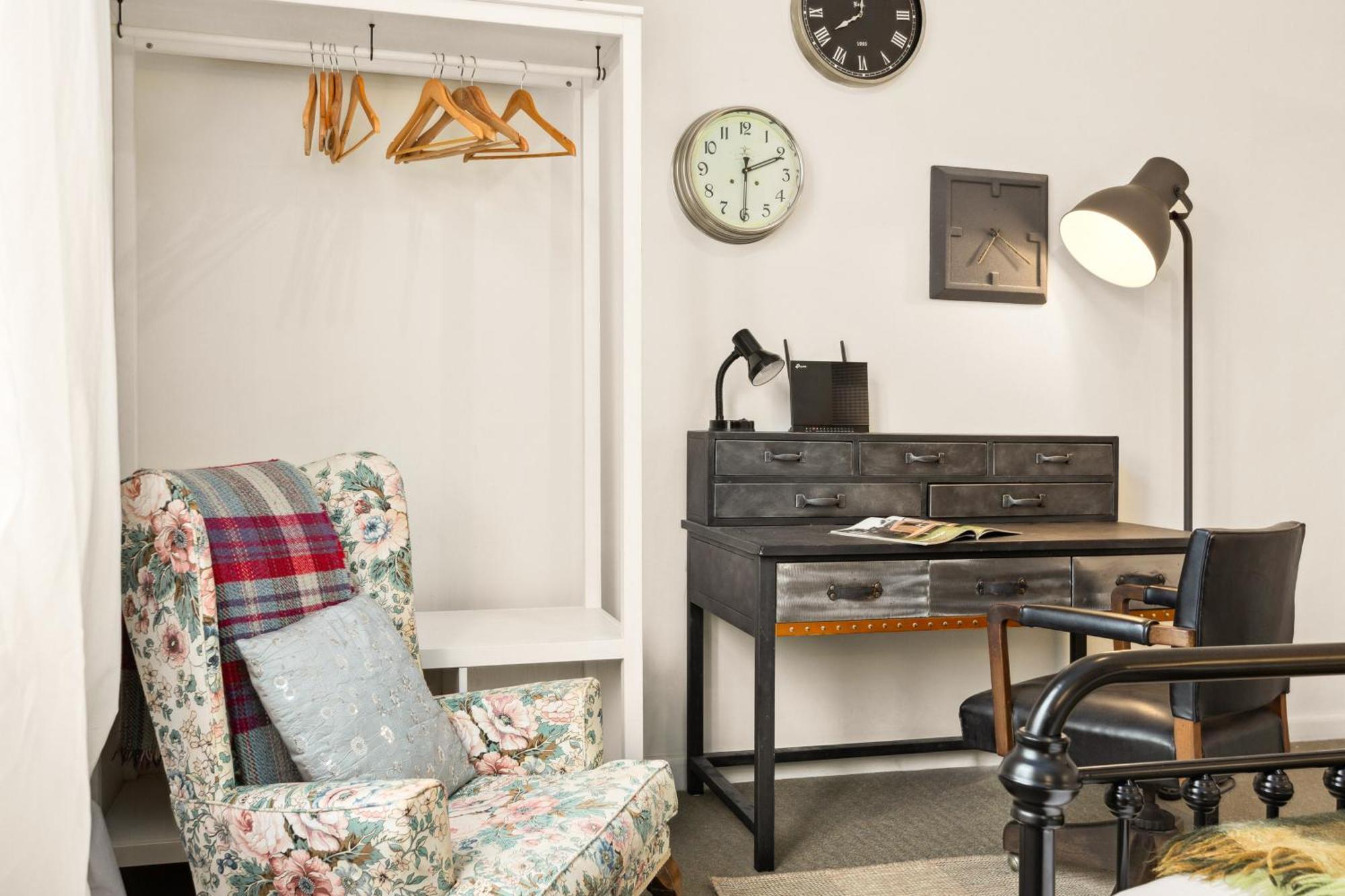 Apartment Eclectic Artist Escape In The Heart Of Enmore Sydney