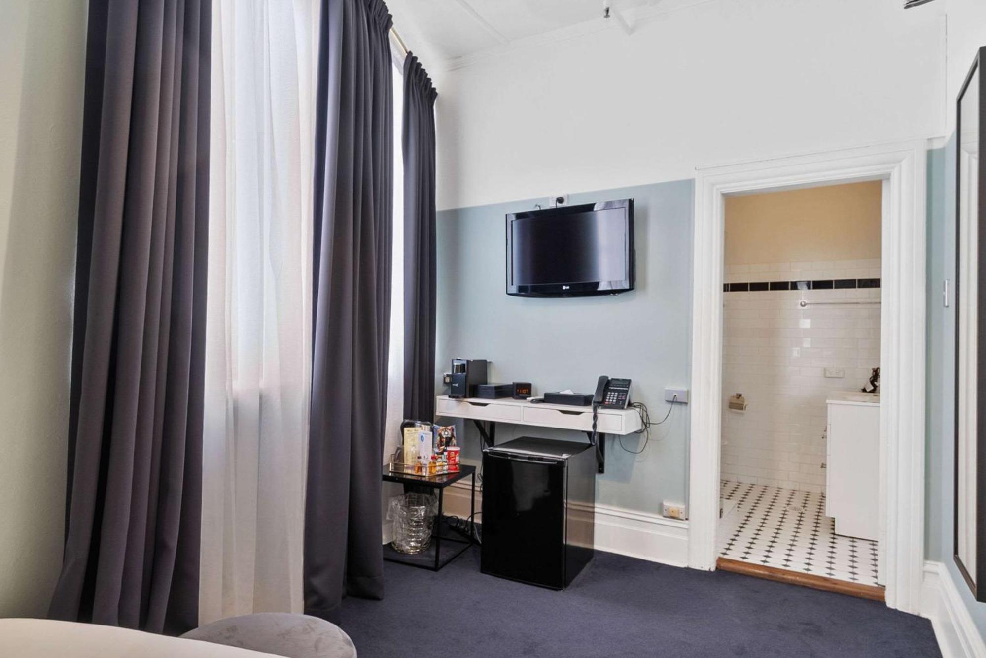 Harry, Ascend Collection Hotel Sydney