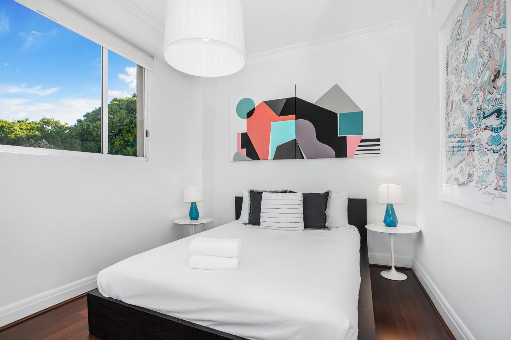 Bondi Beachfront Retreat - Views Apartment *