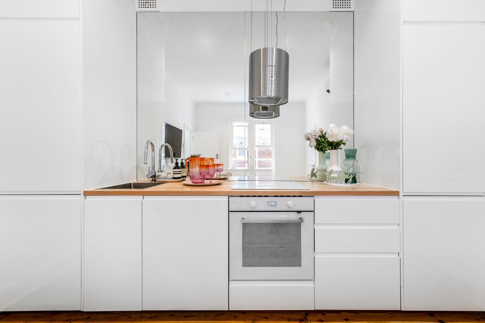 1 And 2 Bed - 500m To - Belle's At Bondi Hotel *