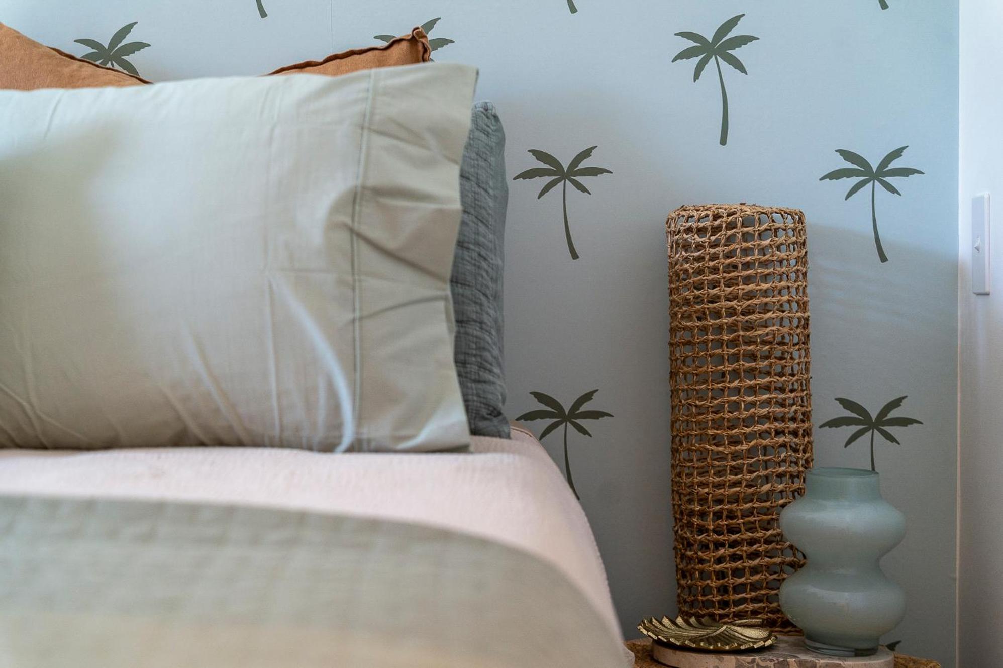 1 And 2 Bed - 500m To - Belle's At Bondi Hotel *