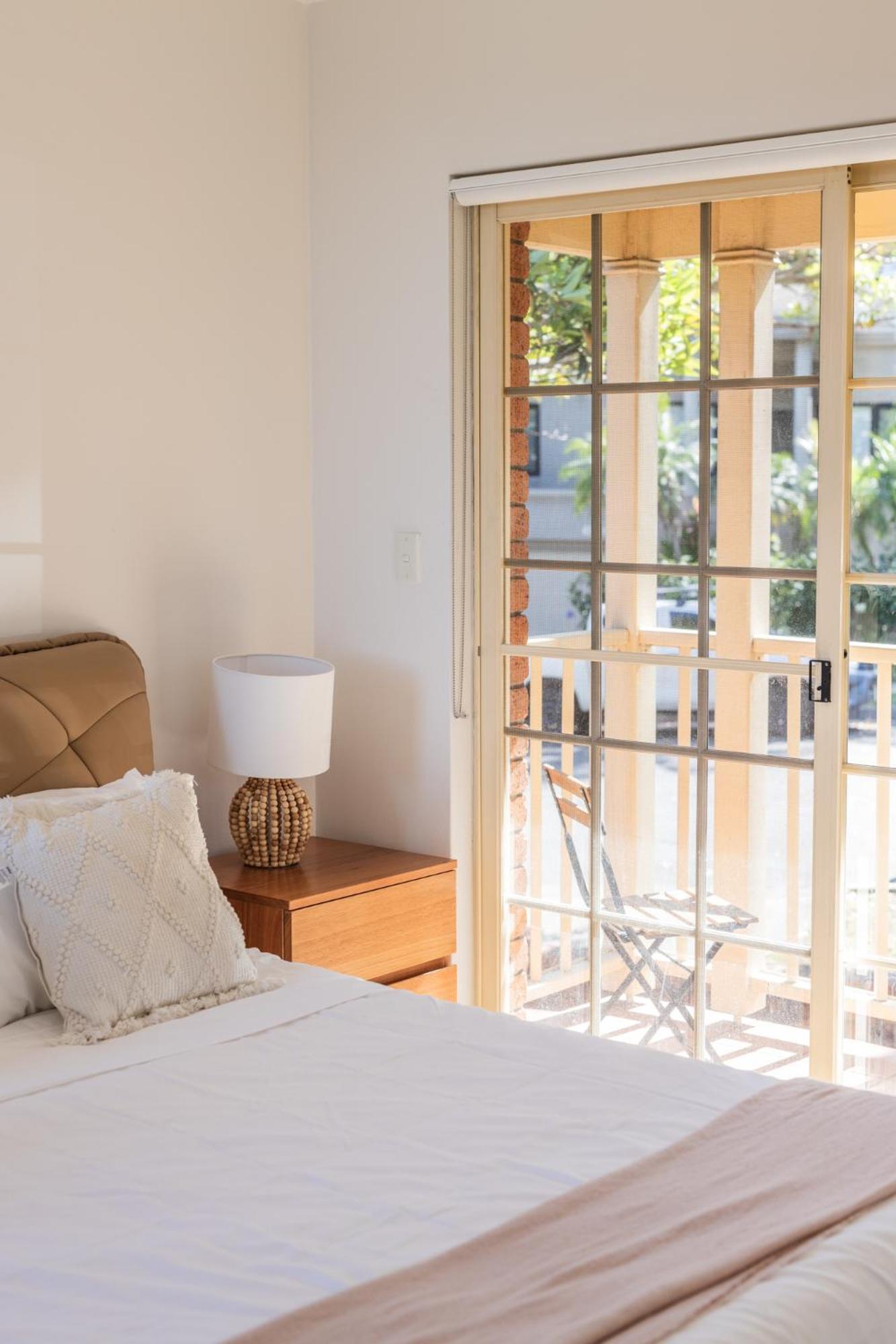 Holiday home Stunning Waterfront Townhouse With Shared Swimpool, Harbour View And Free P Sydney