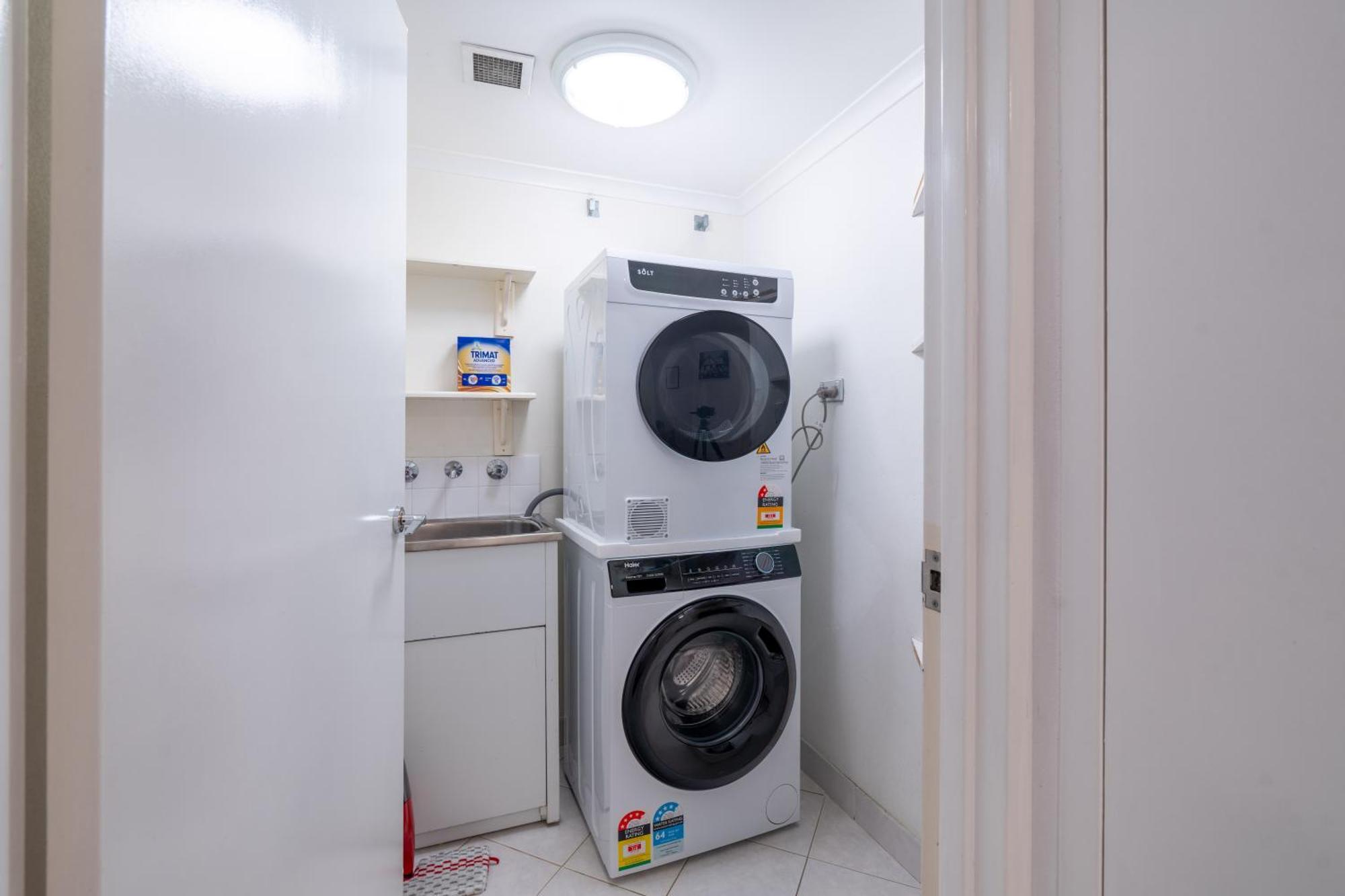 Apartment Spacious And Charming 2 Bedroom Rosebery