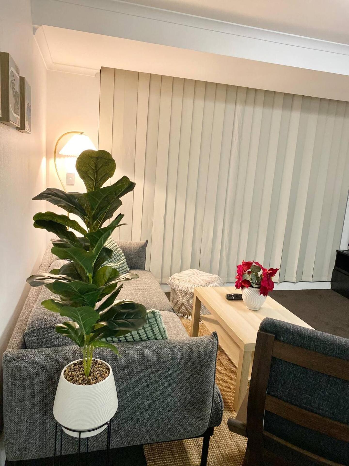 Spacious And Charming 2 Bedroom Rosebery * Sydney
