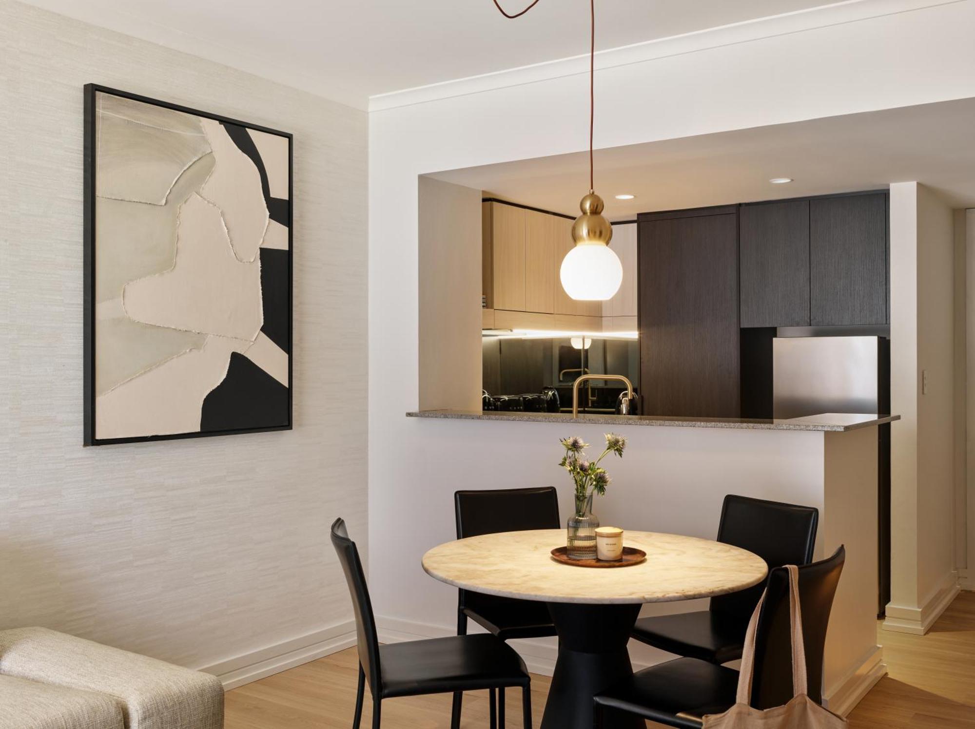 Aparthotel Adina Town Hall 4*