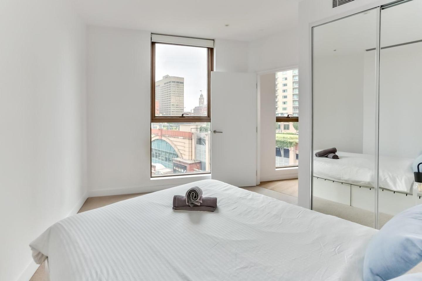 Stylish 2 Bedroom Darling Square *