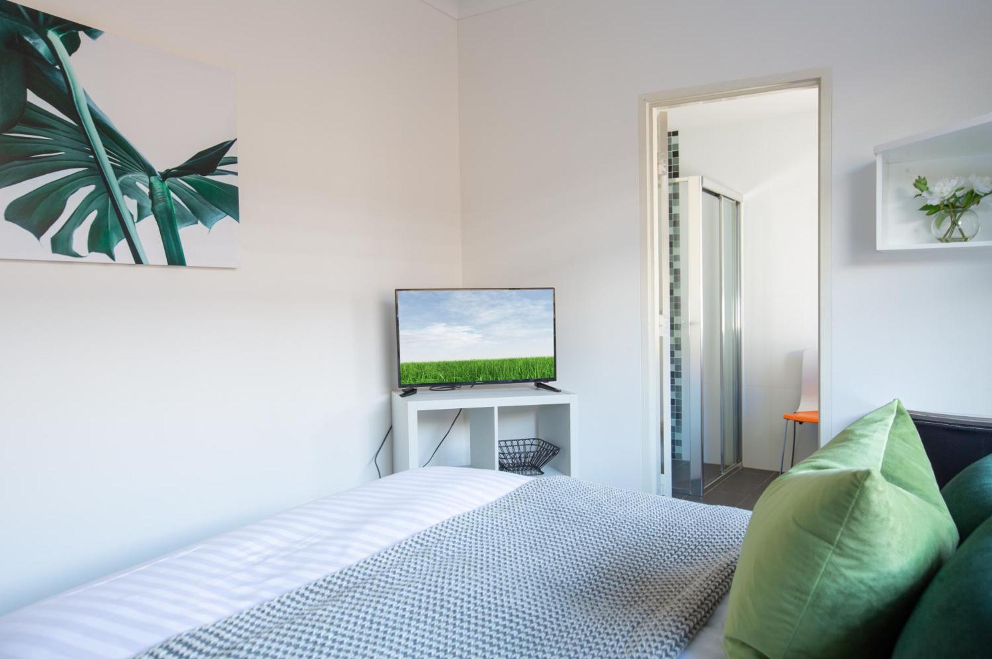 Cosy And Bright Next To Westmead Hospital