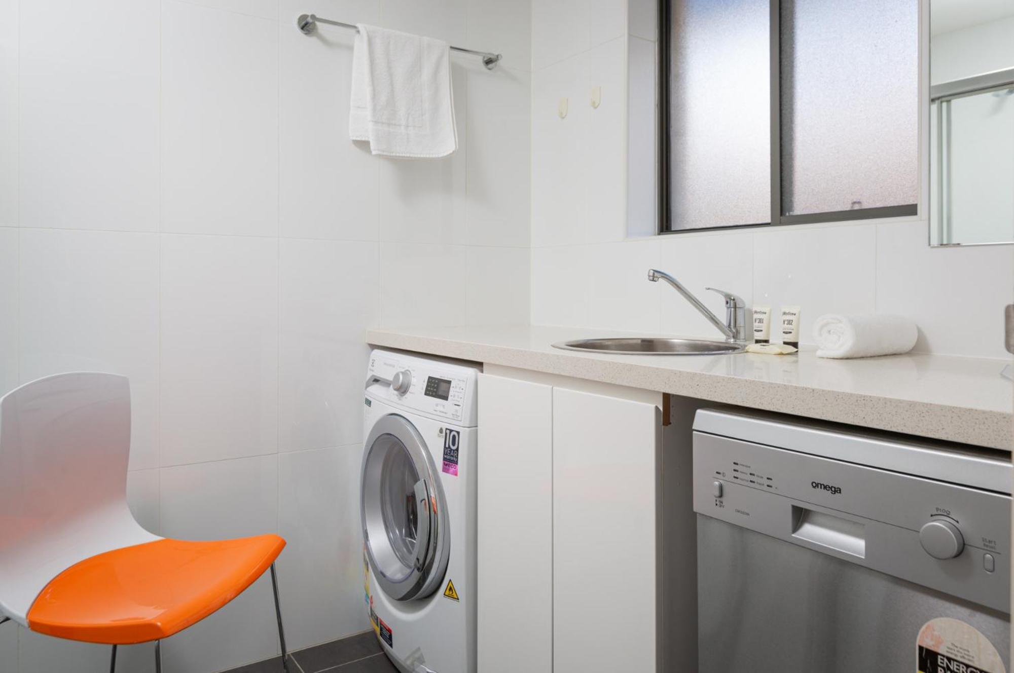 Cosy And Bright Next To Westmead Hospital *