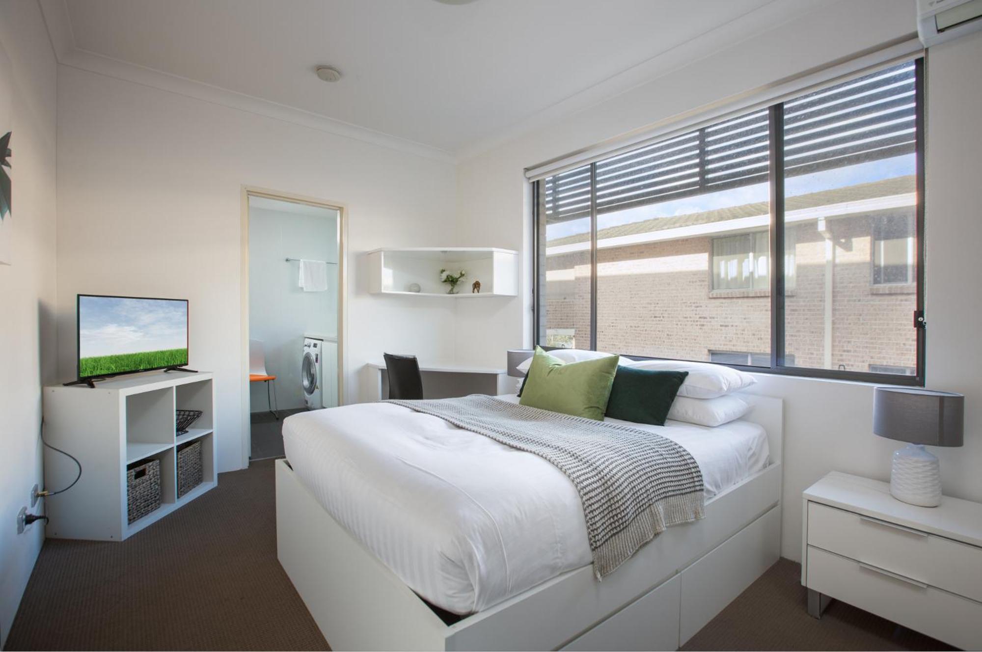 Cosy And Bright Next To Westmead Hospital Inn