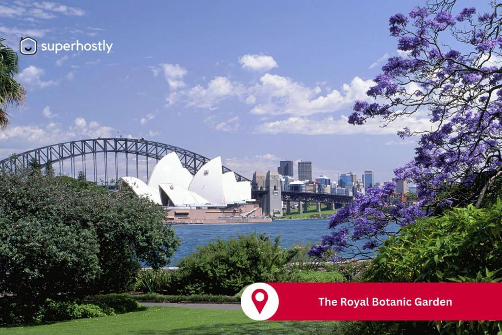 4 Bdrm Terrace With Office Holiday home Sydney