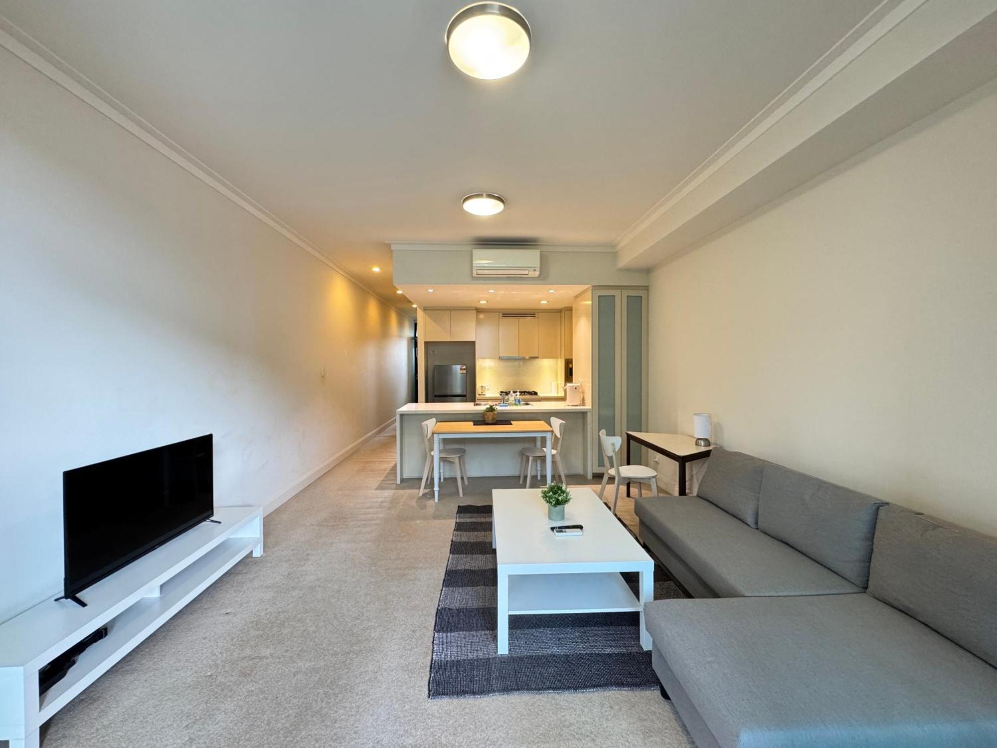 Cozy Stylish In Rhodes Apartment