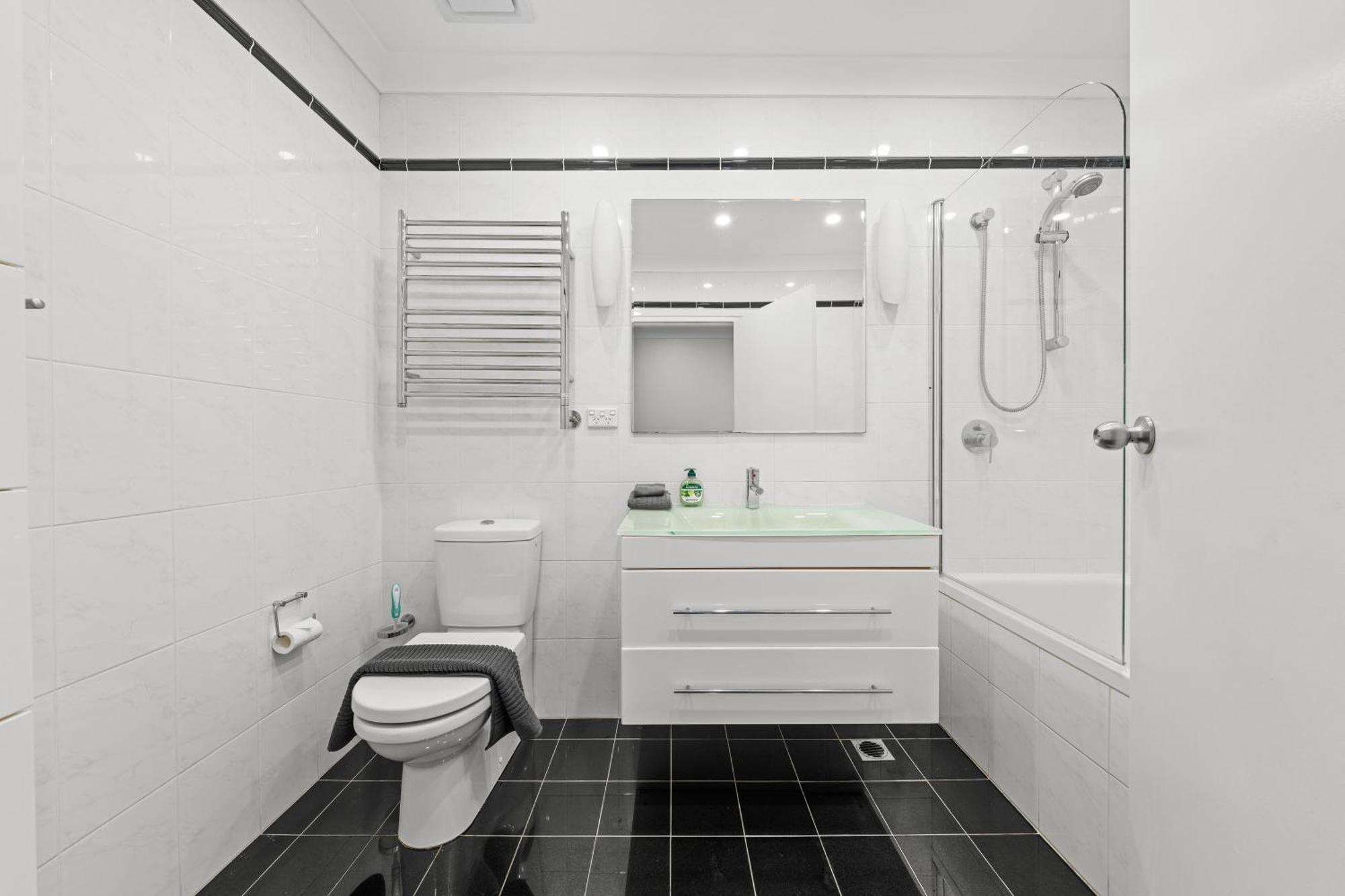 Comforting 2br House & Fishmarket & Casino-3 Mins Walk Sydney