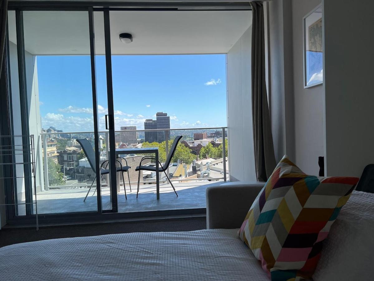 Cosy With A Large Balcony And A Great View! Apartment Sydney