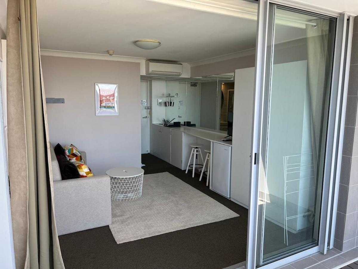 Cosy With A Large Balcony And A Great View! Apartment Sydney