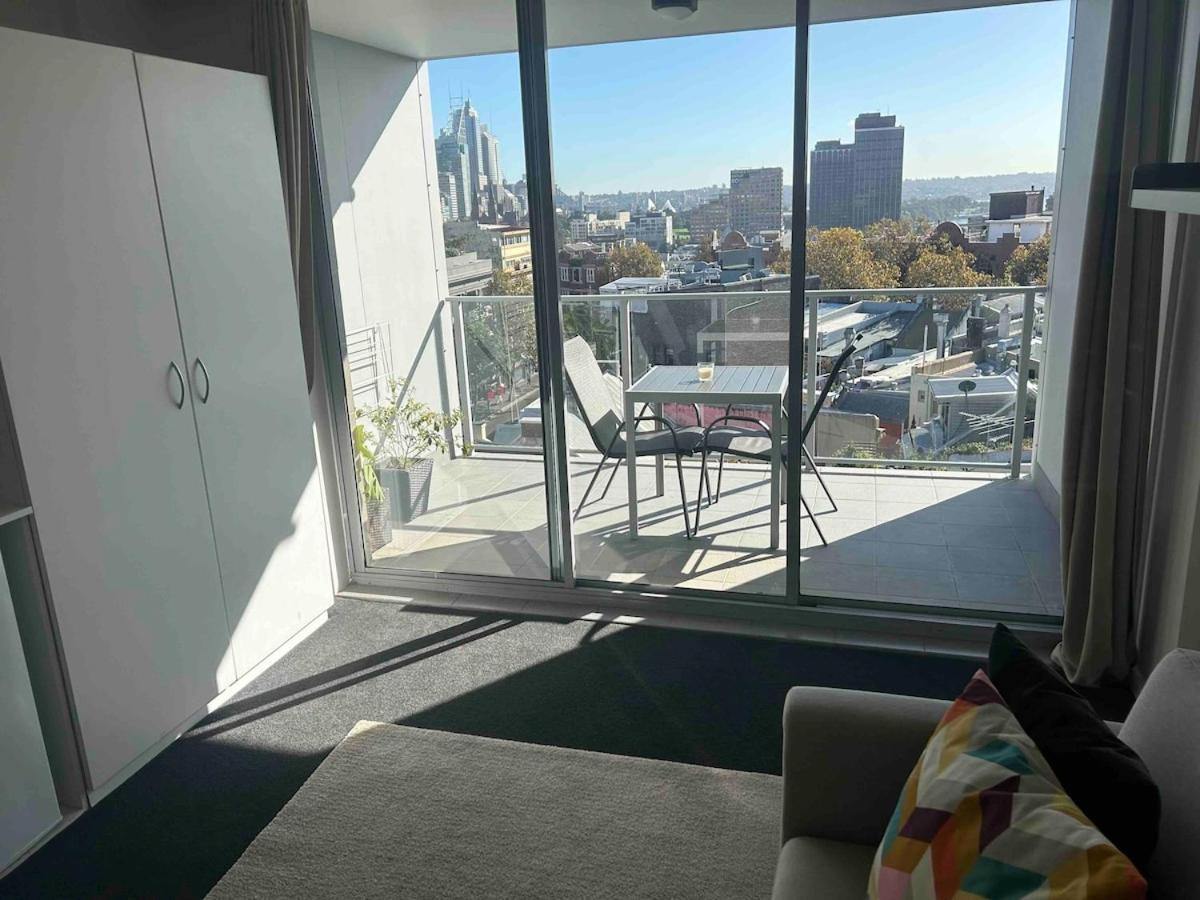 Apartment Cosy With A Large Balcony And A Great View! Sydney
