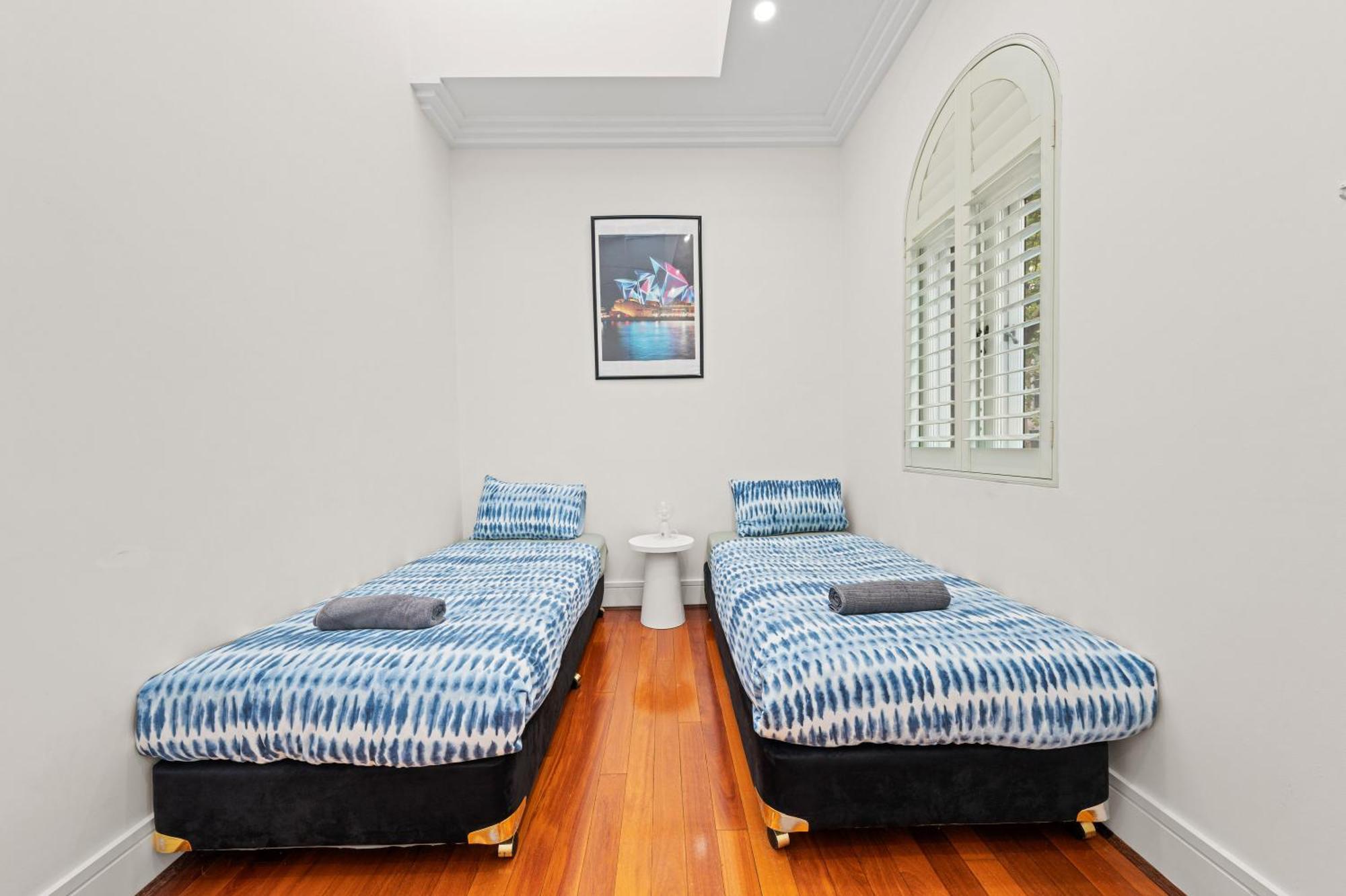 Stylish 3br House With Parking & Icc&darling Harbour-8 Mins Walk *