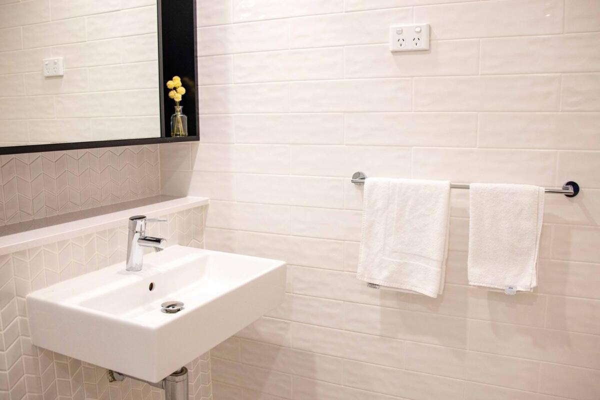 Serene Bay Two Bedroom Apartment *