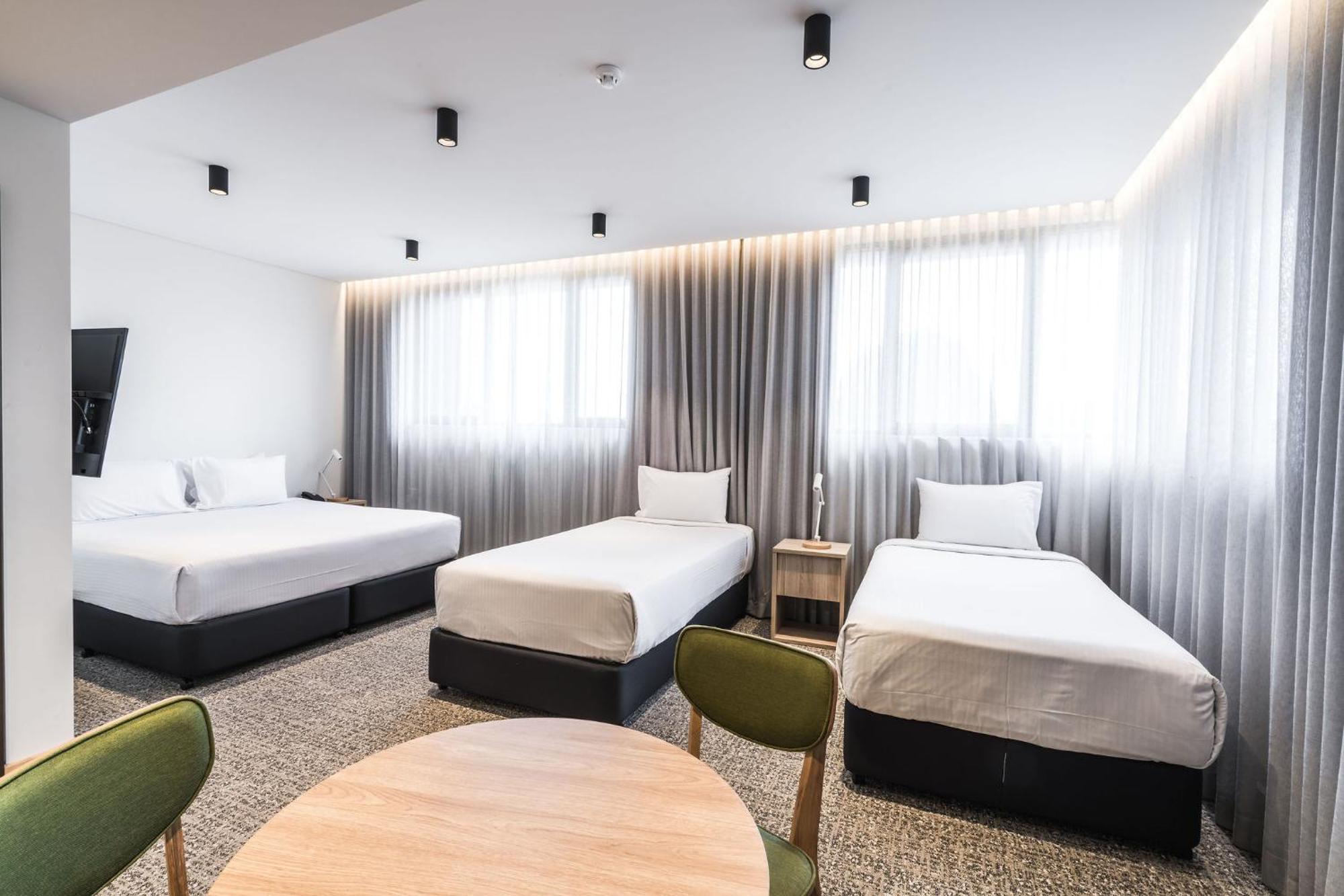 Mary Mackillop Place Hotel 3*