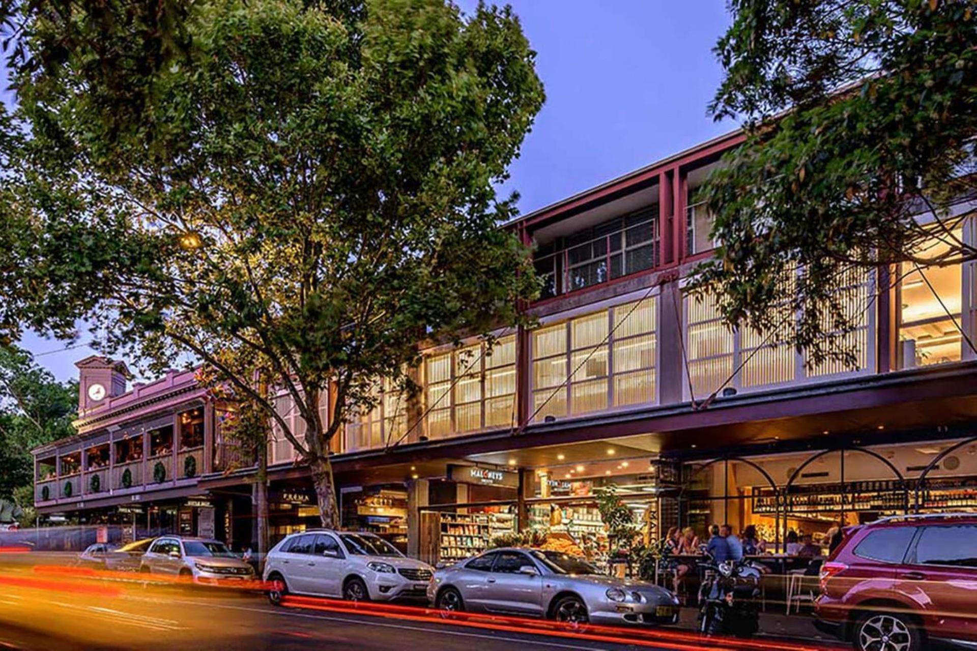 Modern Retreat In Crown St With Aircon
