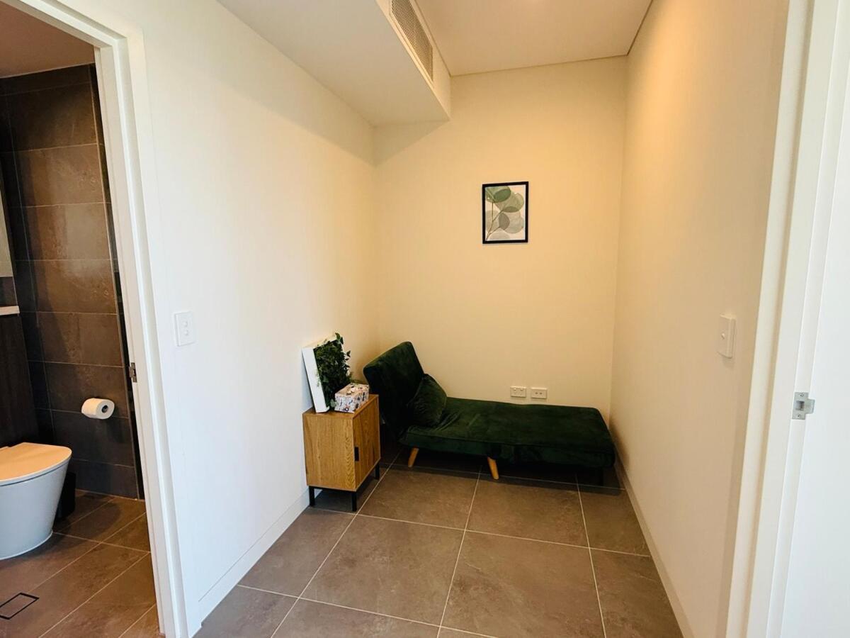 New Olympic Park 3beds -parking, Pool, Gym 21 *