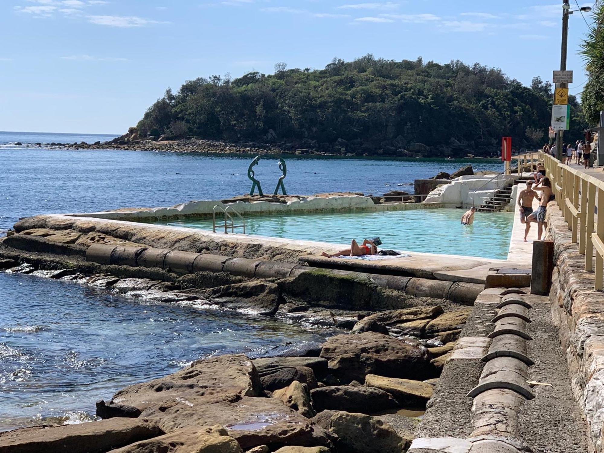 Unbeatable Beachfront Views 3 Mins Walk To Corso Apartment Sydney