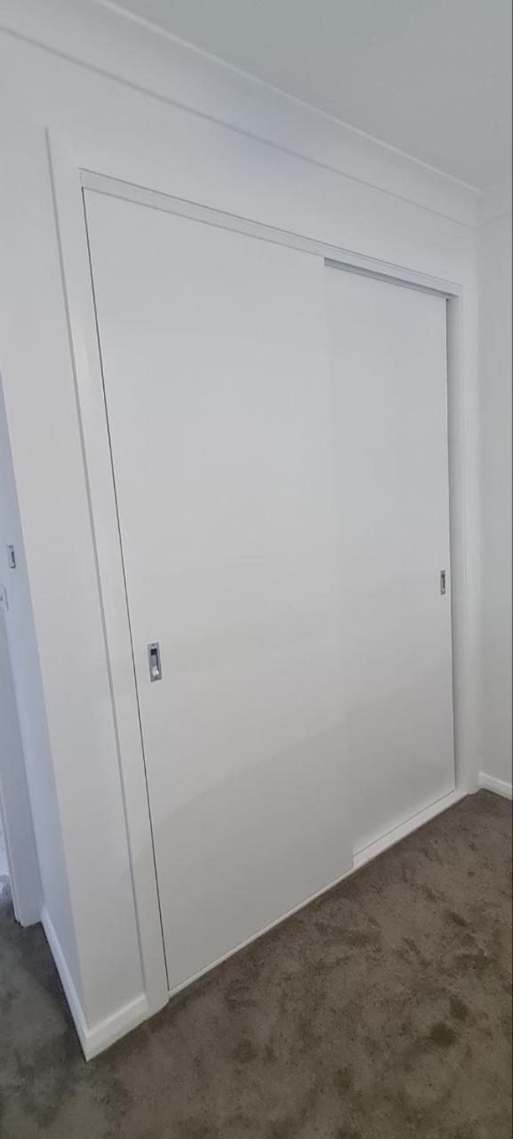 Cozy And Modern 3-bedroom Apartment *