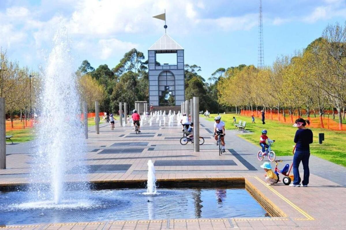 Olympic Park Gem 2 Bedroom -pool Gym Parking 17 Apartment Sydney
