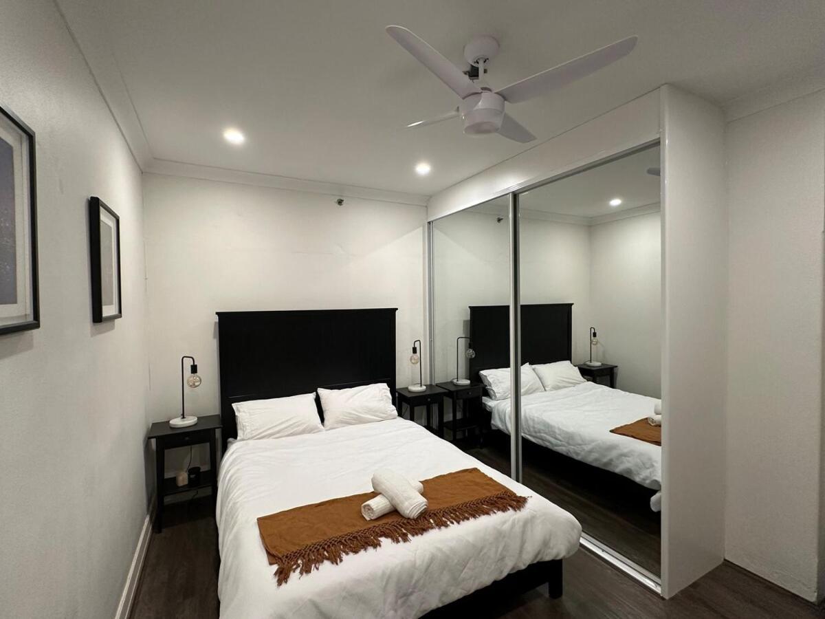 Peaceful Unit Facing Opera House