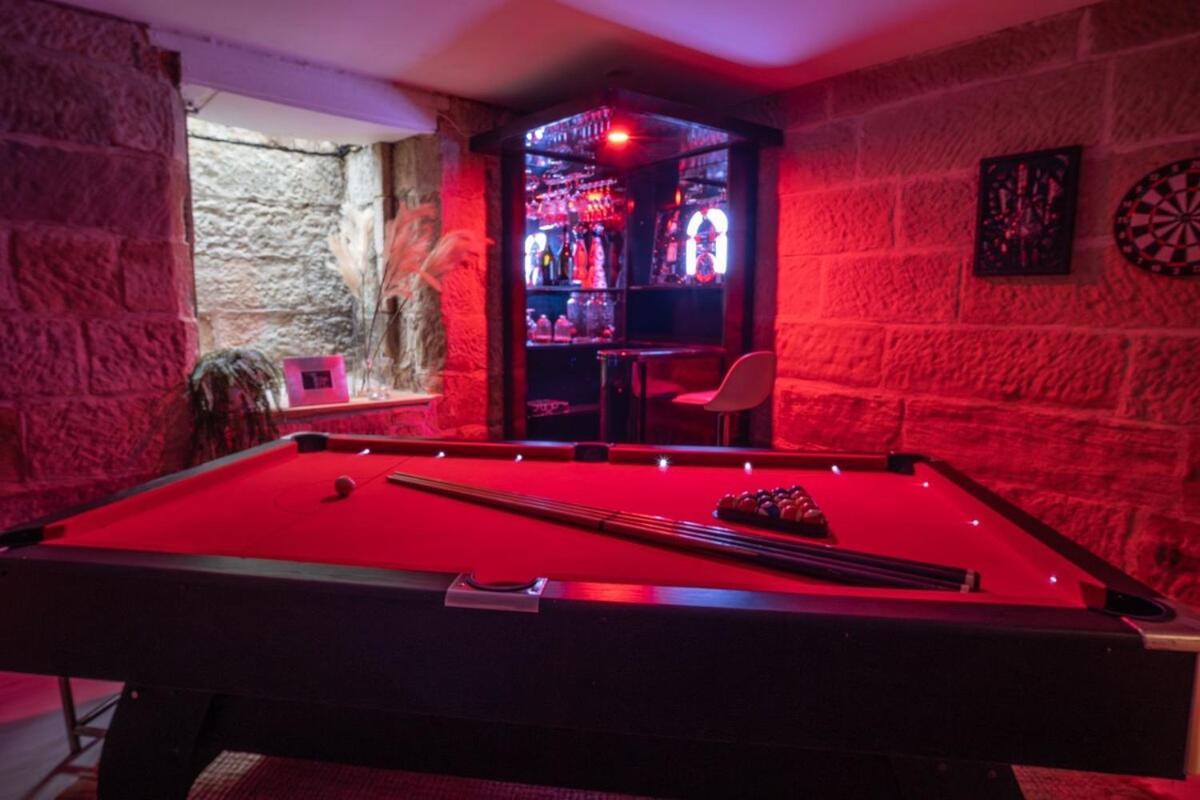 Stone House With Pool Table * Sydney