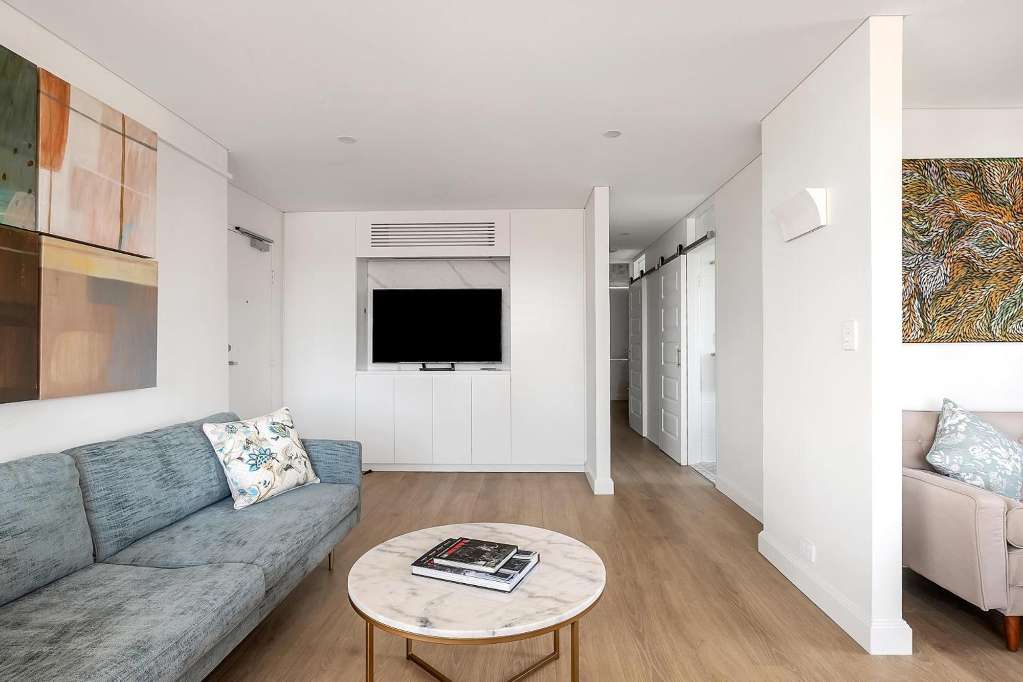 Apartment Stunning Beachfront Penthouse-beach District Views *